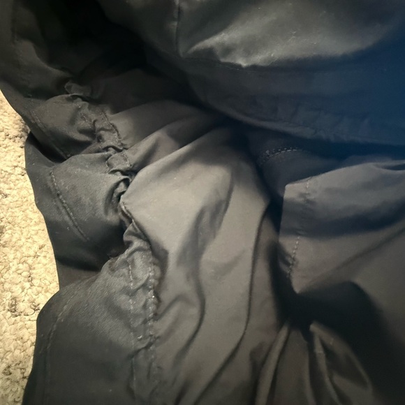 Gymshark M never worn only in storage so new as new can be Black Puffer Jacket - Picture 13 of 16